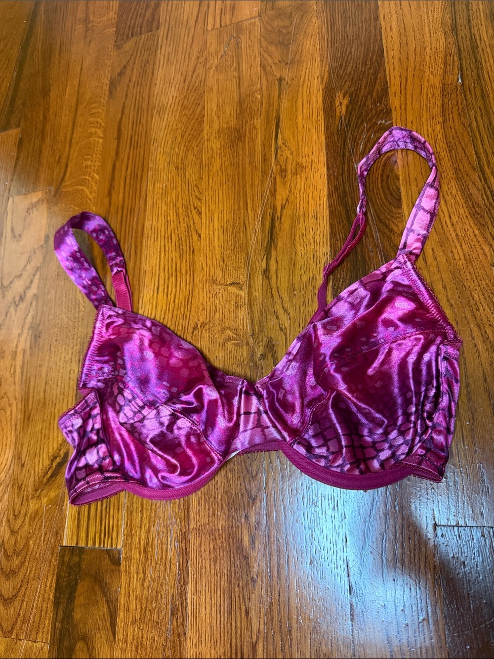 Victoria’s Secret Satin Underwire Bra in Magenta snakeskin
